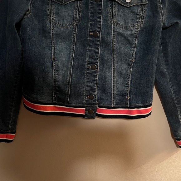 Crown & Ivey Denim Jacket W/ Pink Flamingo Emboridery & 2 Pockets - Size S - Picture 4 of 6